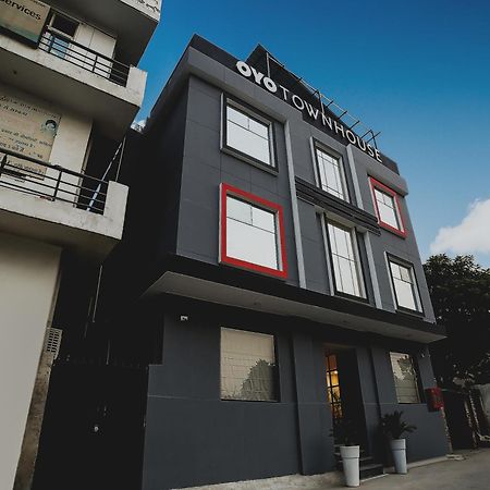 Collection O Townhouse 069 Hotel Gurgaon Exterior foto